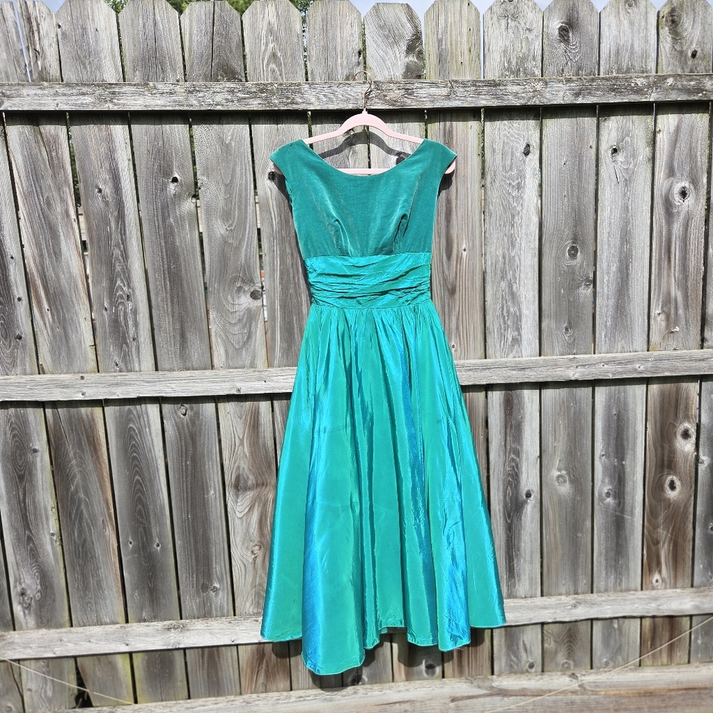 1950s Vintage Green Dress